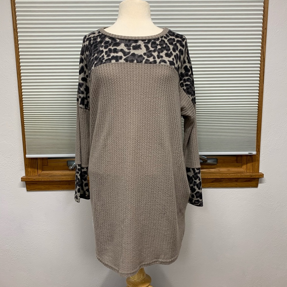 S // Umgee taupe waffle knit leopard trim casual dress